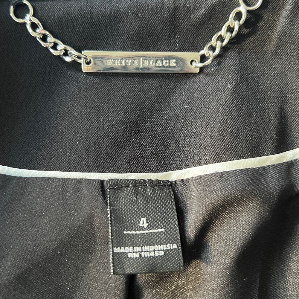 White House Black Market Two Button Blazer - Picture 7 of 10